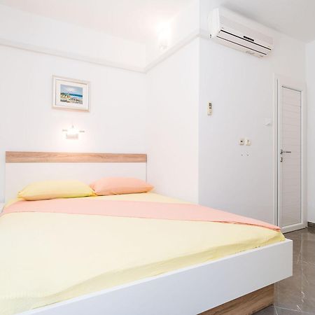 Rooms & Apartments Barisic Mlini Habitación foto