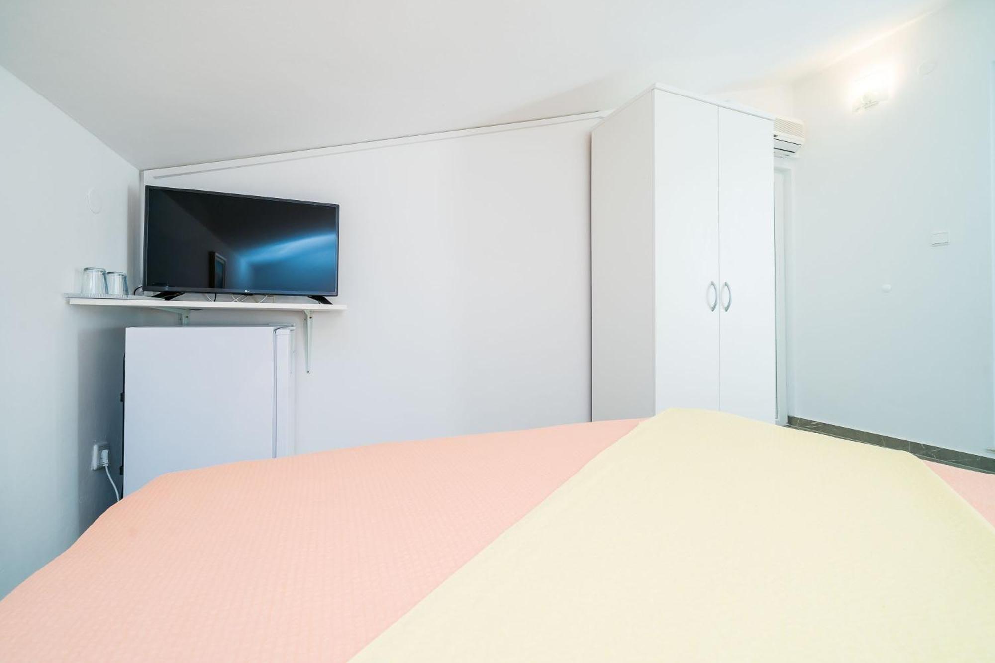 Rooms & Apartments Barisic Mlini Habitación foto