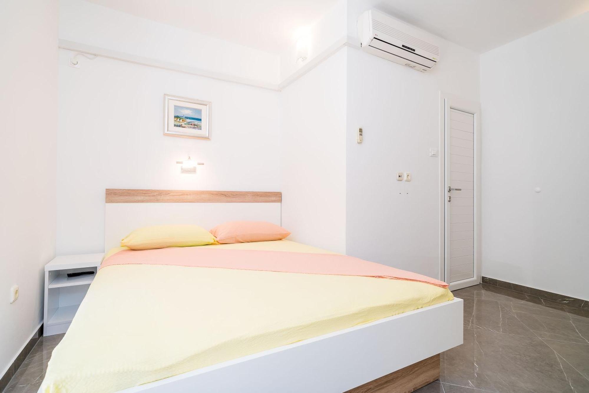 Rooms & Apartments Barisic Mlini Habitación foto