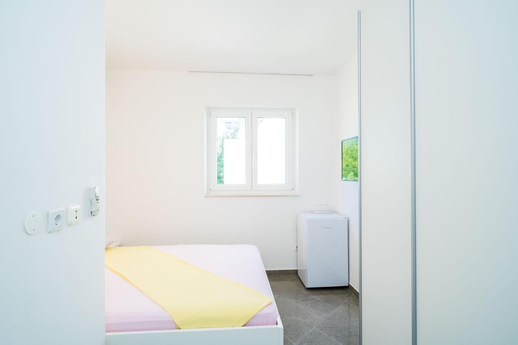 Rooms & Apartments Barisic Mlini Habitación foto
