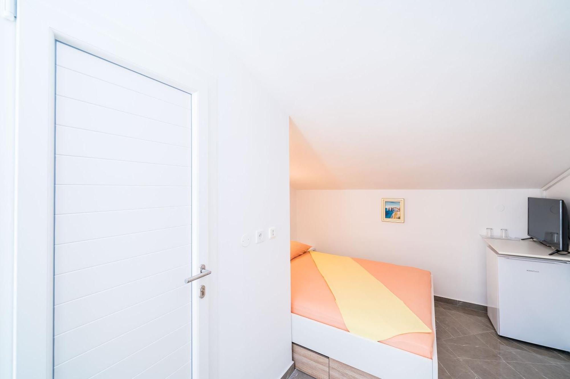 Rooms & Apartments Barisic Mlini Habitación foto