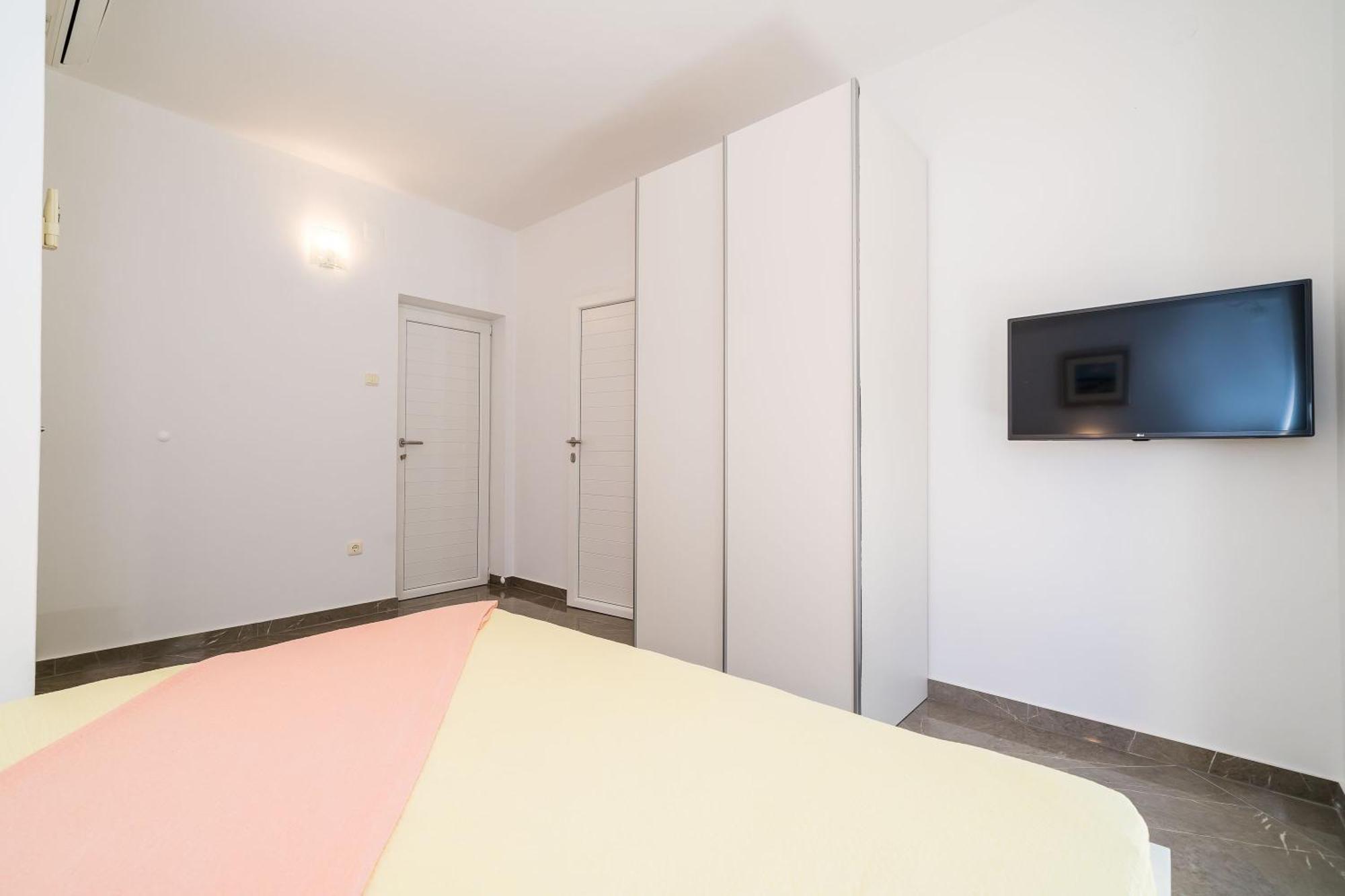 Rooms & Apartments Barisic Mlini Habitación foto